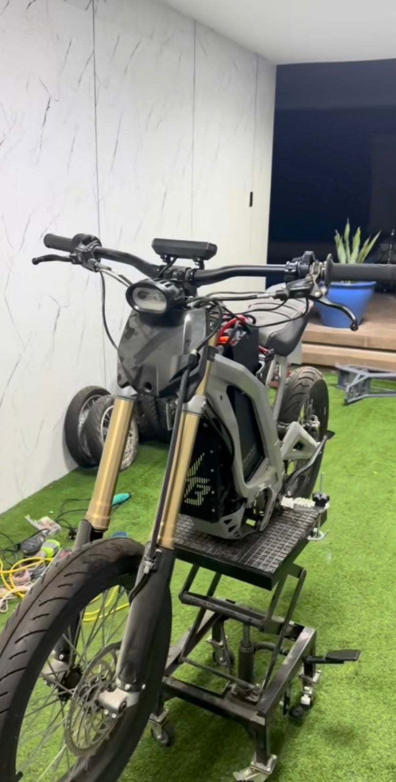 VoltMoto custom build 3
