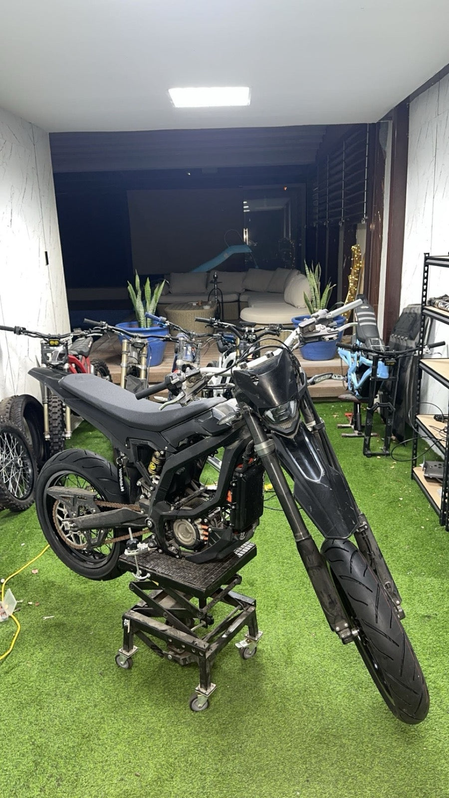 VoltMoto custom build 17